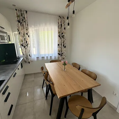 Guest house Hullam