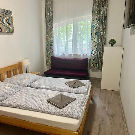 Pensión Hullam 4*