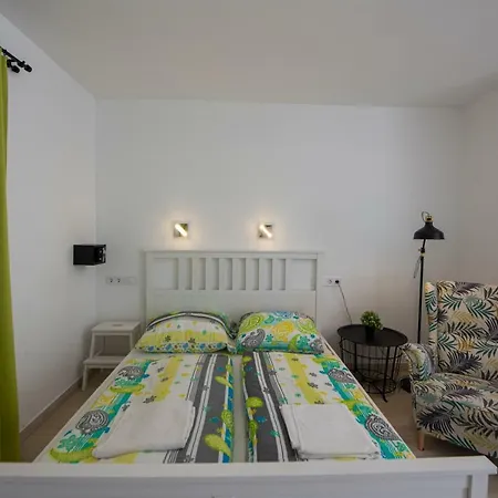 Guest house Hullam